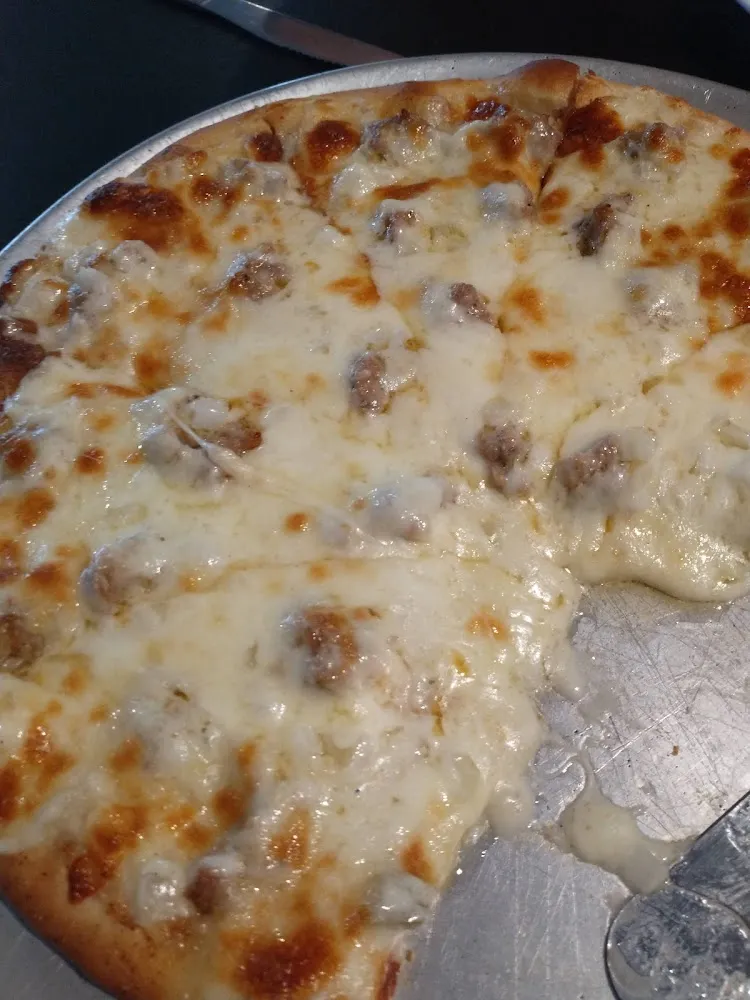 Sausage White Garlic Sauce Pizza Onion